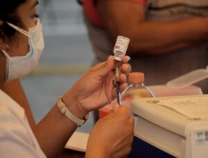 La aplicación de una dosis de refuerzo de la vacuna contra la Covid – 19 es importante